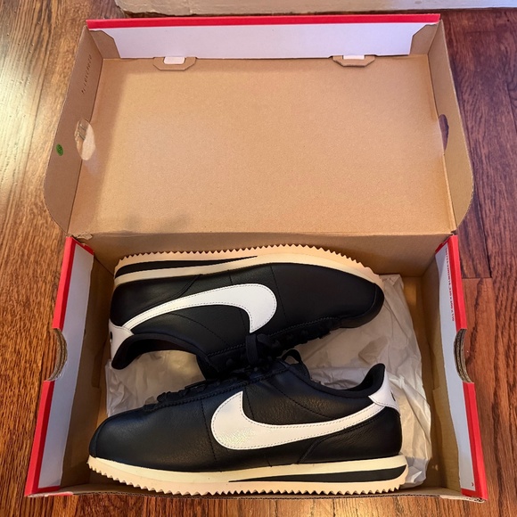 Women's Nike Cortez Black/Sail-Alabaster US 8 - Picture 2 of 8